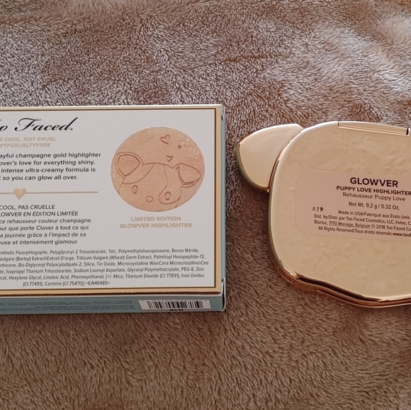 Too Faced Highlighter “Glowver” - Picture 2 of 3